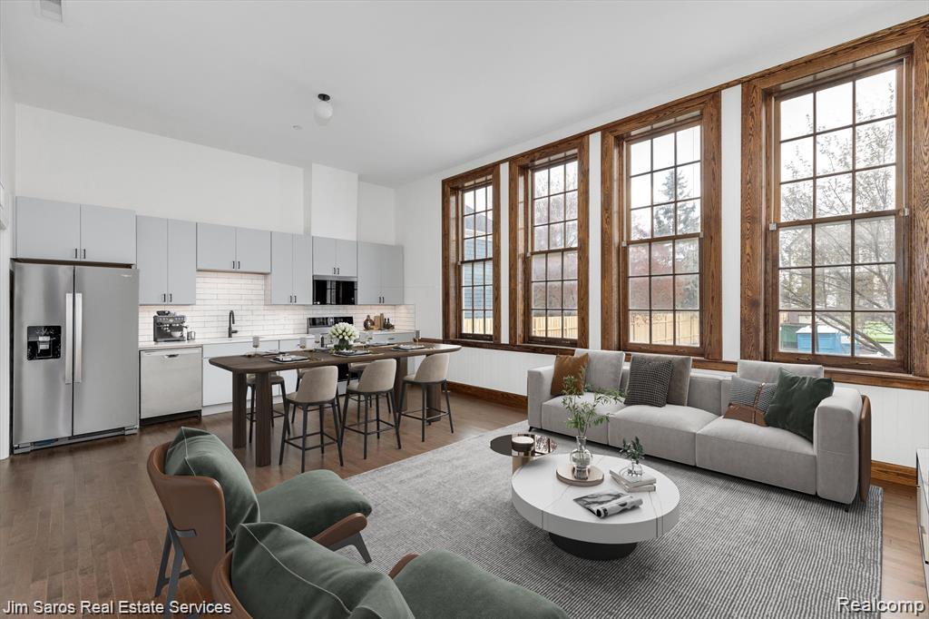 389 Saint Clair Avenue