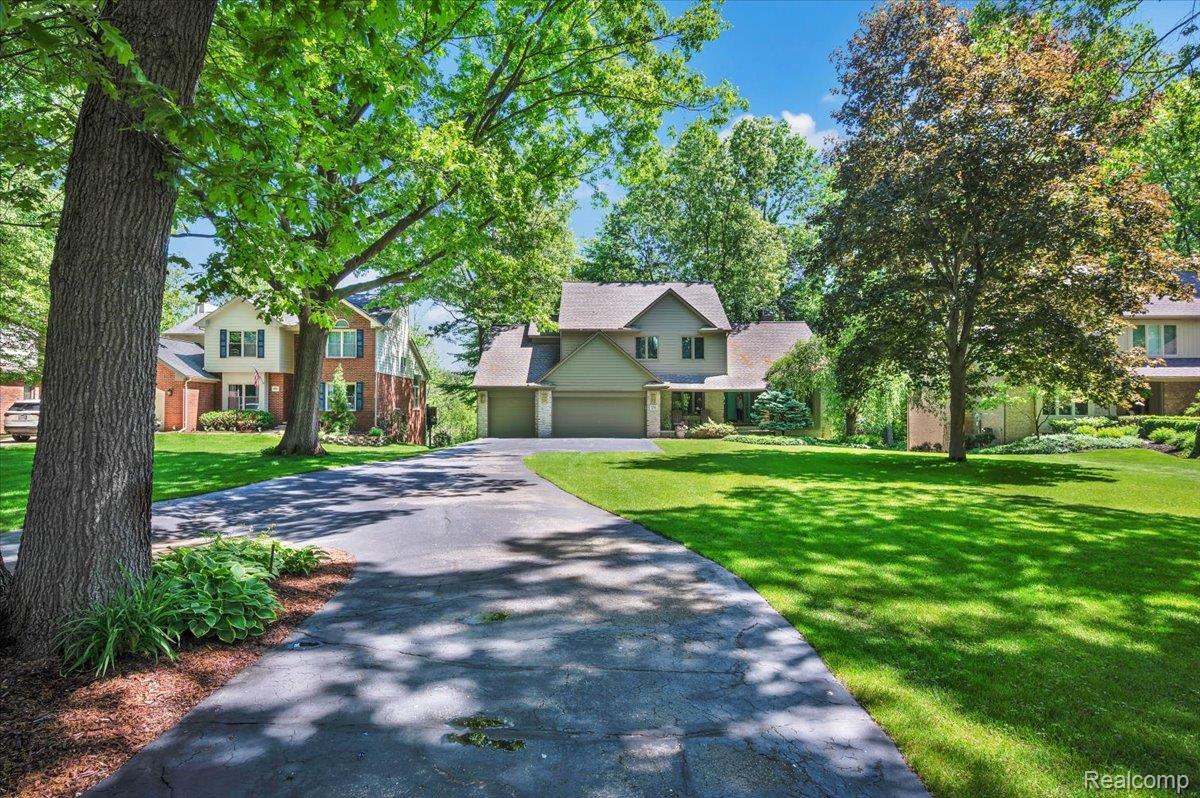 250 Woodcreek Court