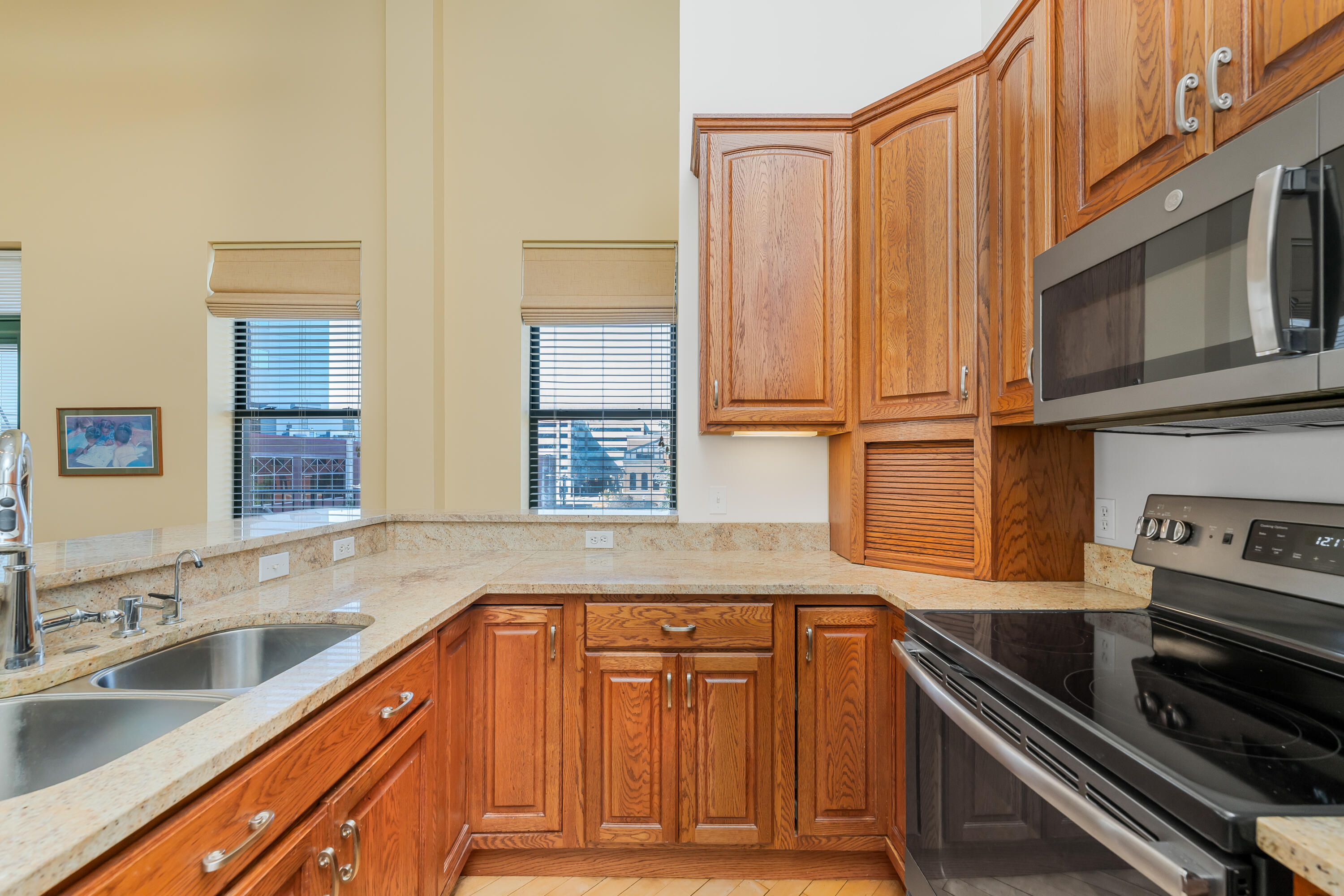 222 N Kalamazoo Mall 320