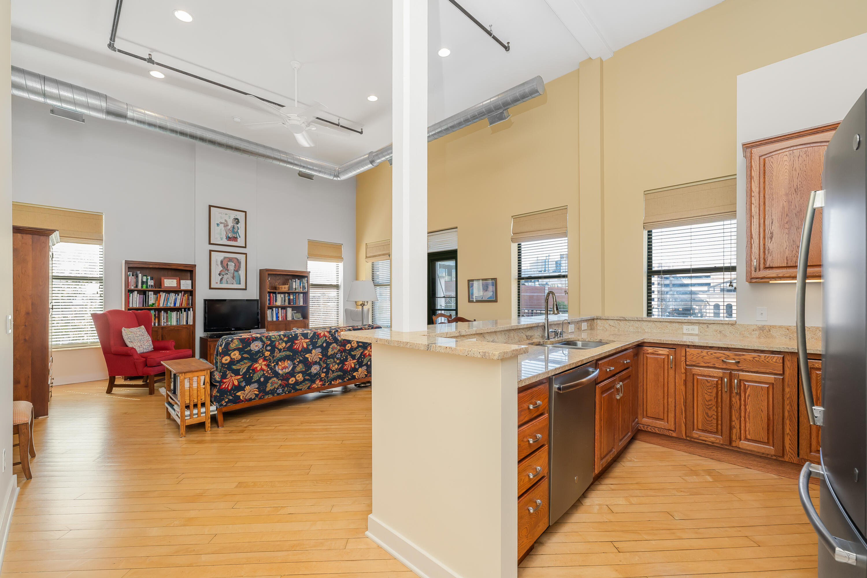 222 N Kalamazoo Mall 320