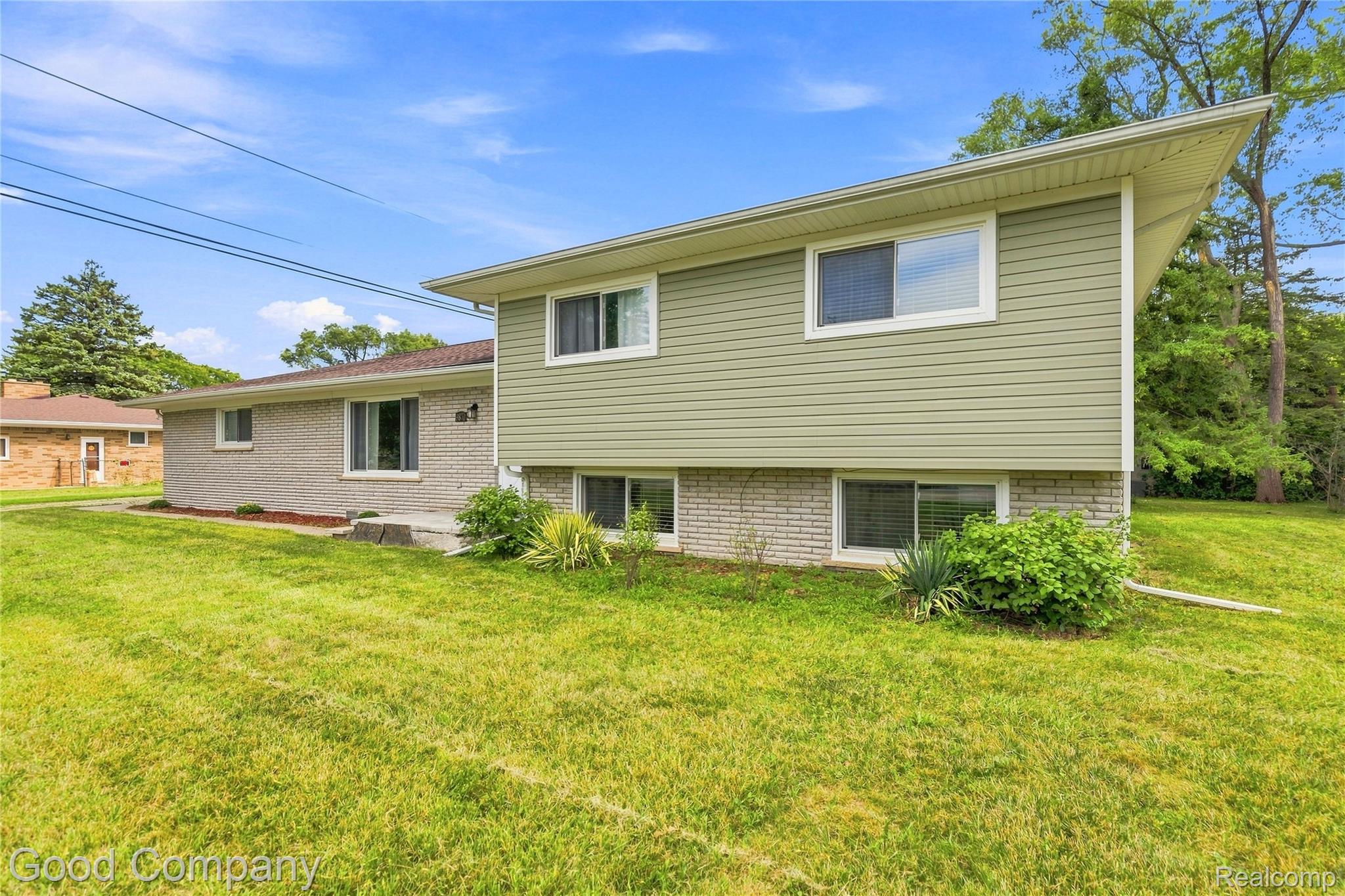 3870 Fernleigh Drive