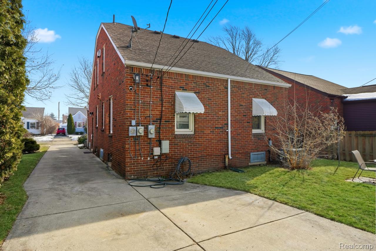 2045 N ELIZABETH Street