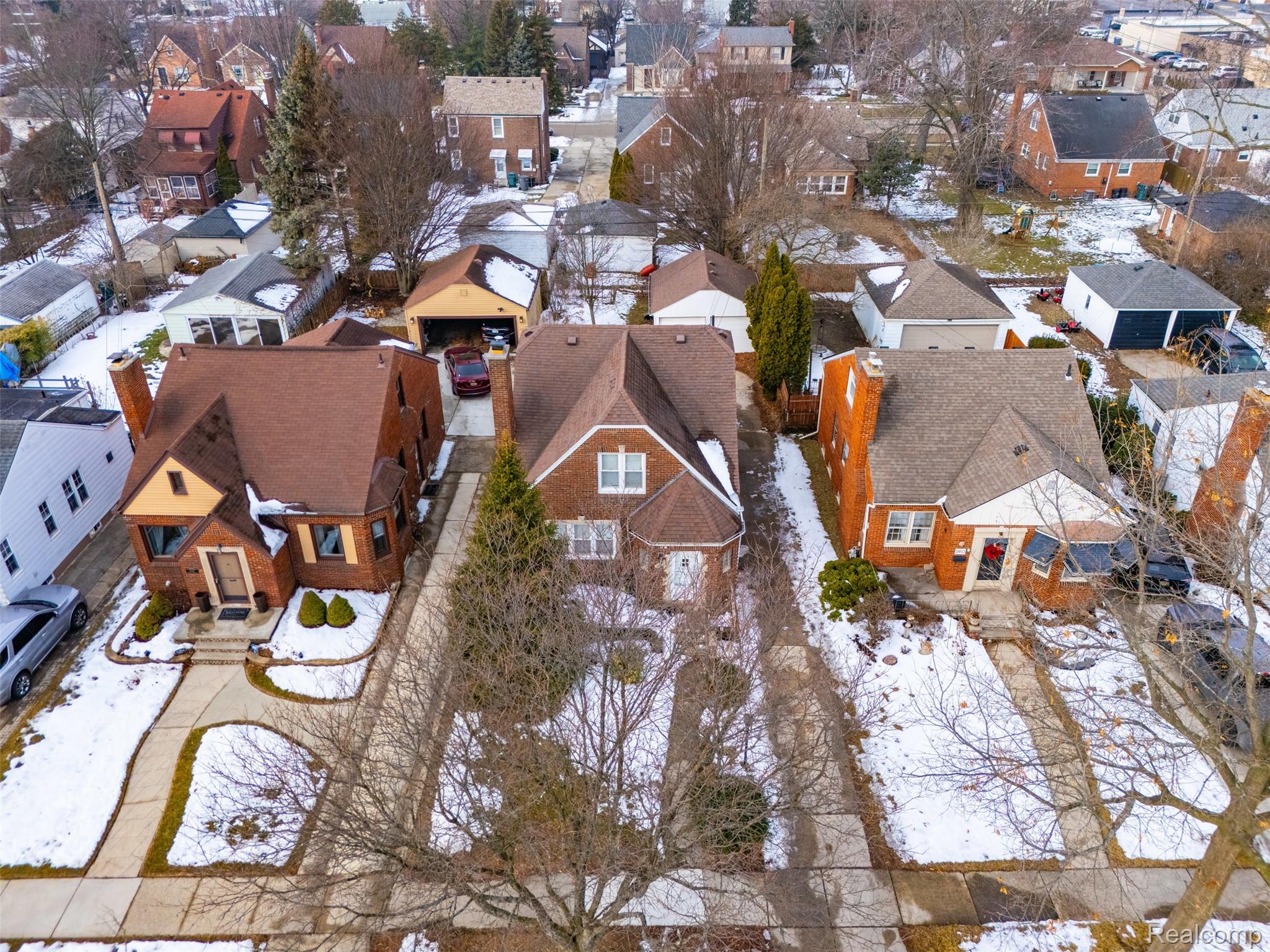 2045 N ELIZABETH Street