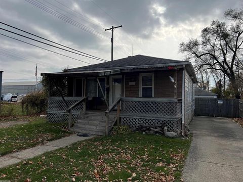 11568 Maxwell Avenue Warren City MI 48089