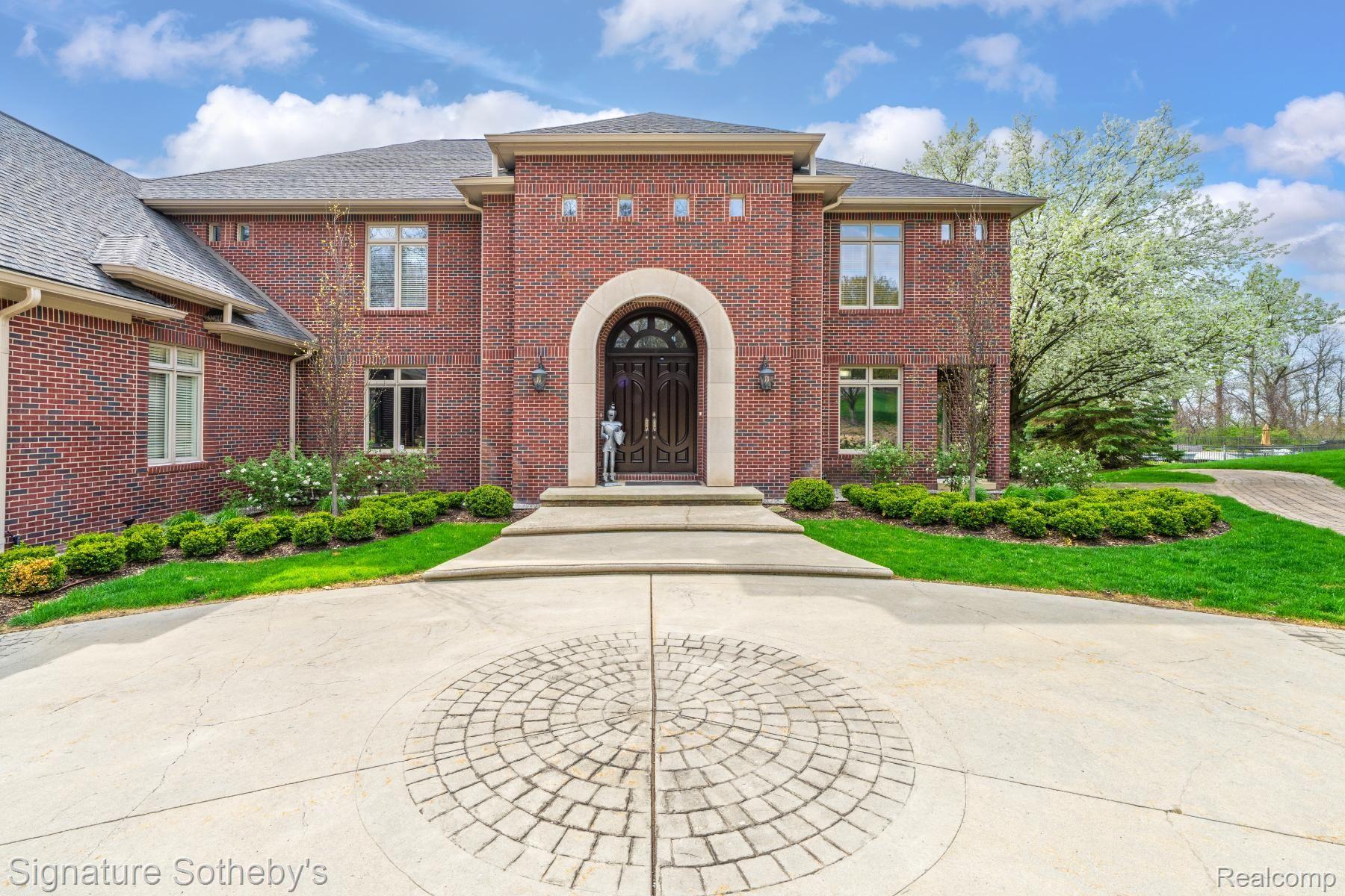 5001 FOREST VALLEY