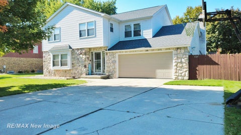 Photo of 3323 E Wintergreen Drive, Saginaw Charter Township, MI 48603 (MLS # 61050224798)