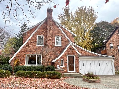 815 W Oakridge Street Ferndale City MI 48220