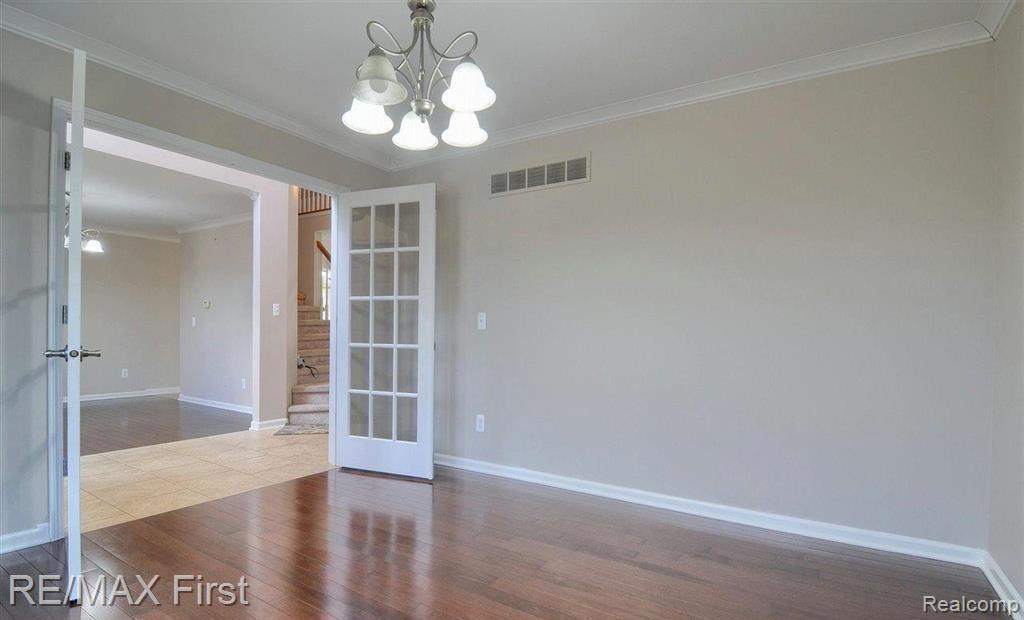 33201 Glengary Court