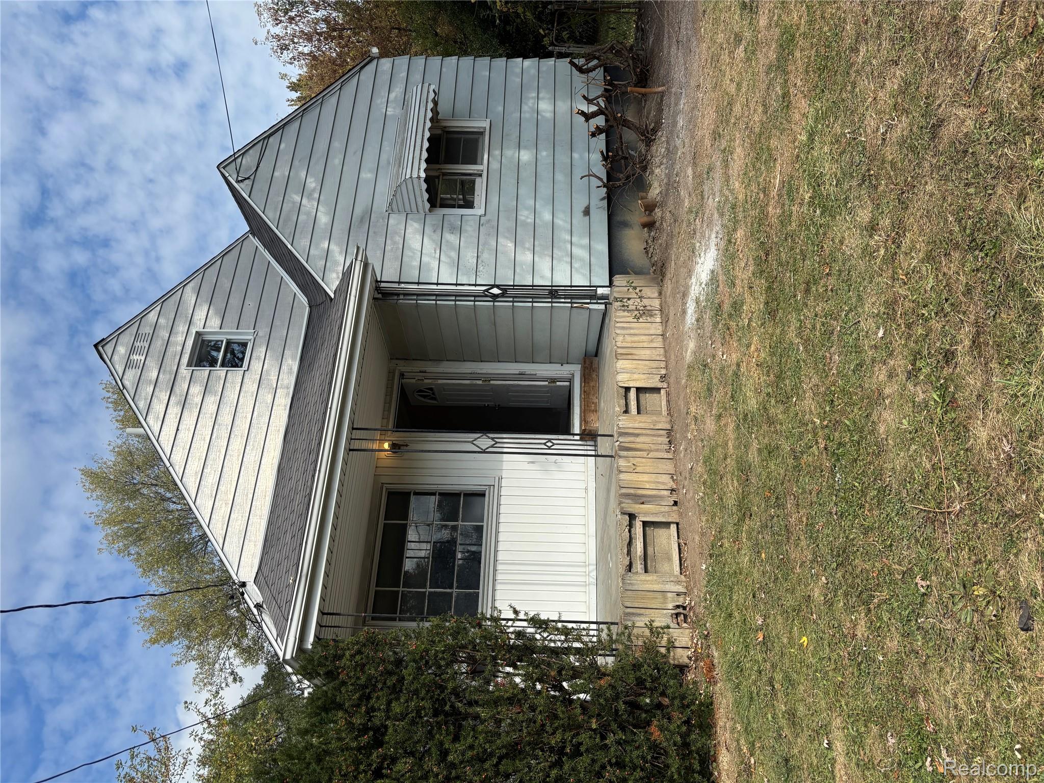 3522 Whitney Avenue