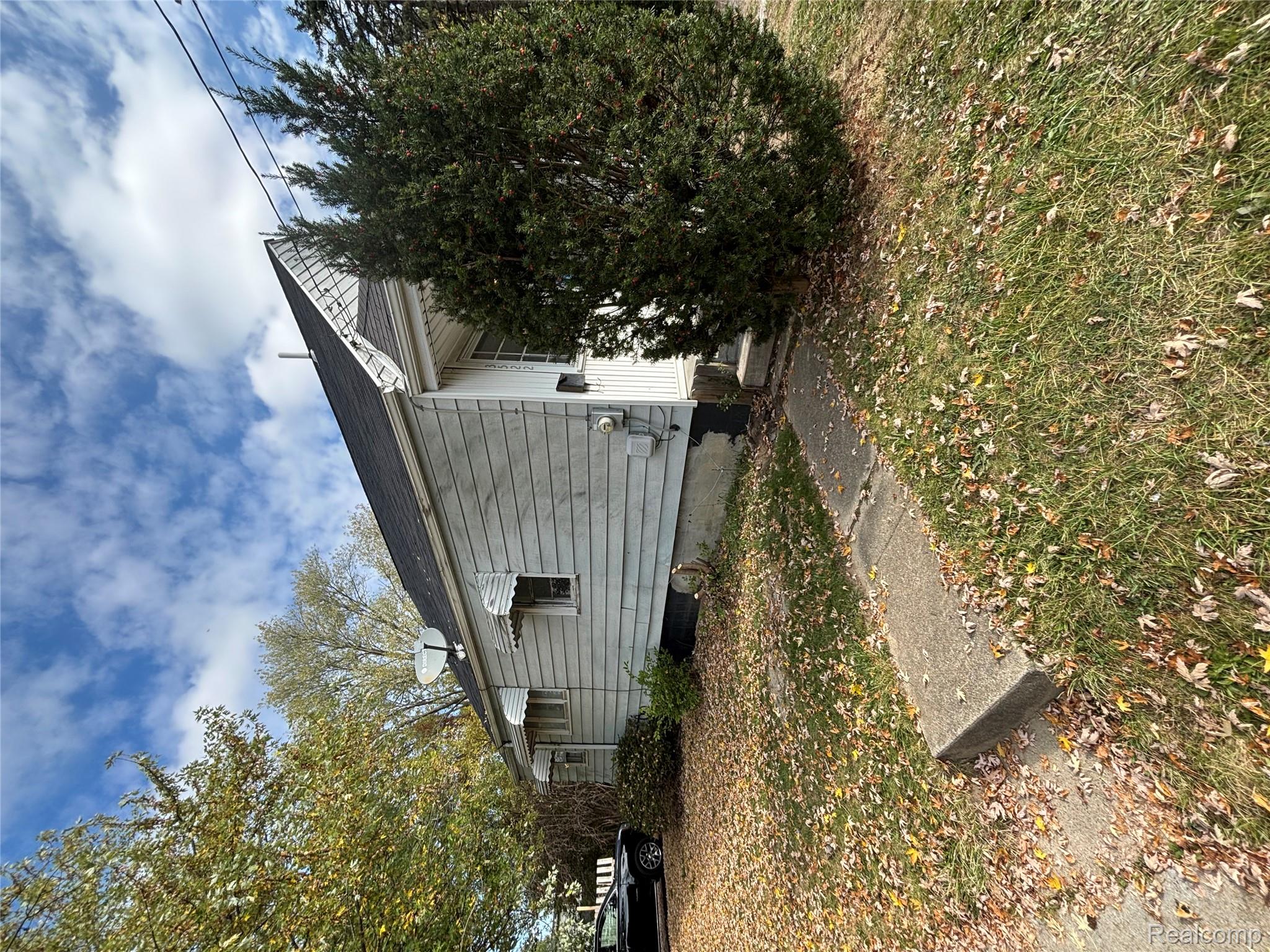 3522 Whitney Avenue