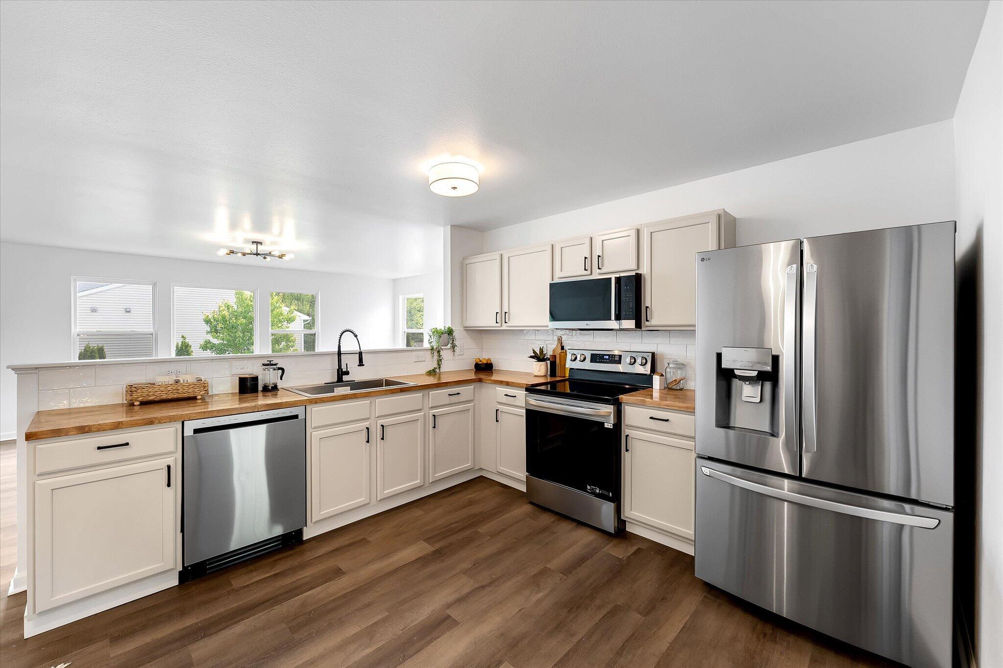 6675 Cypress Bay Drive