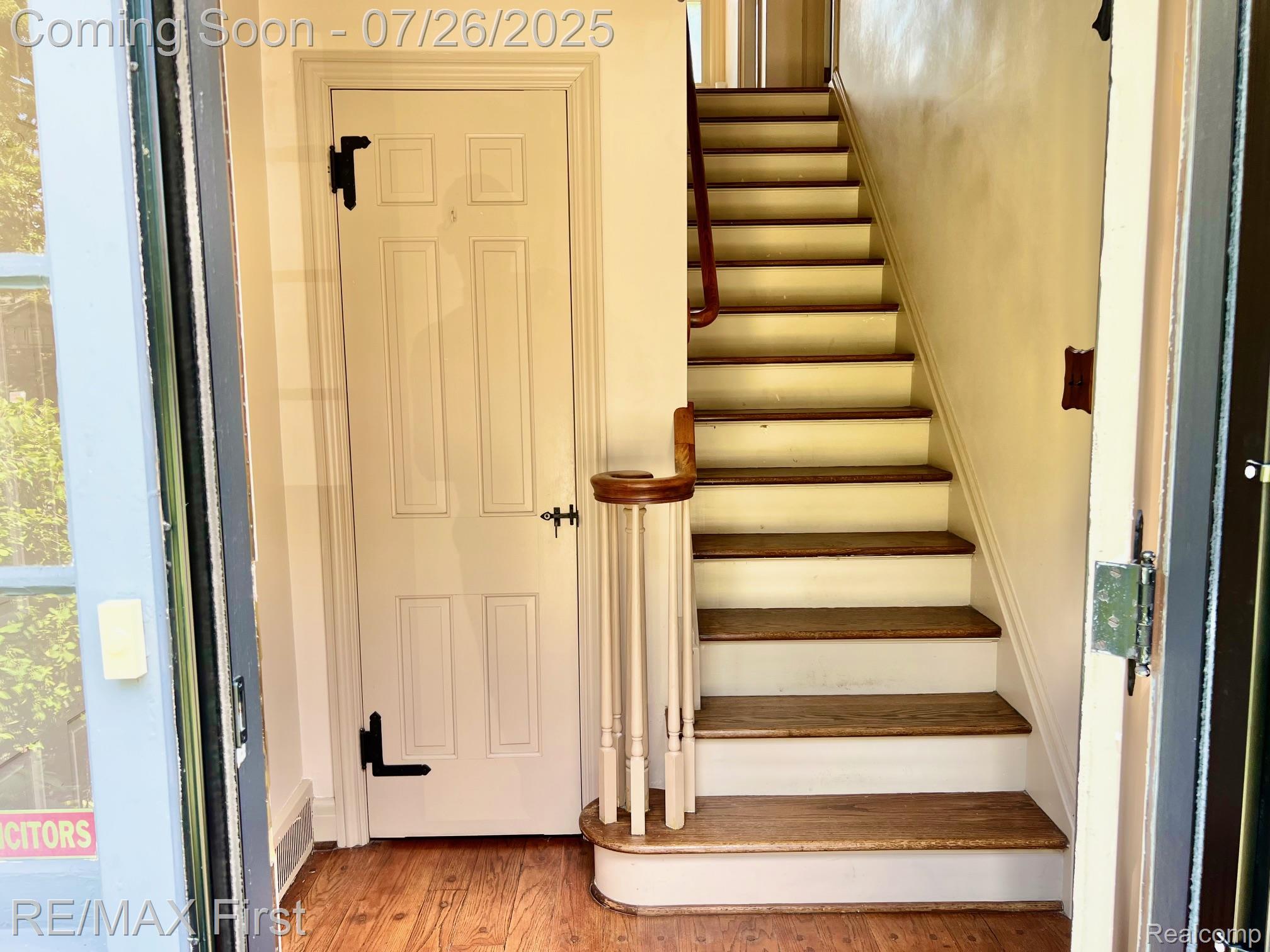 301 W Oakridge Street