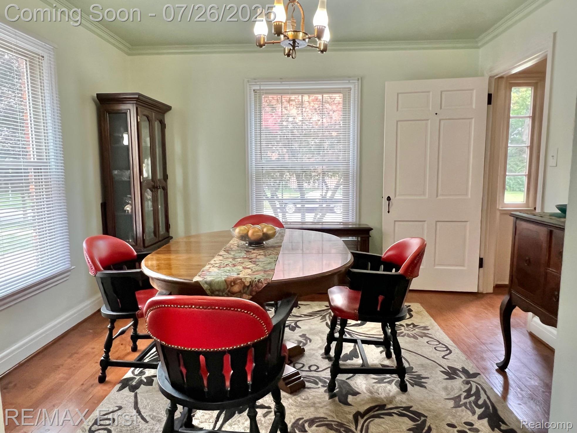 301 W Oakridge Street