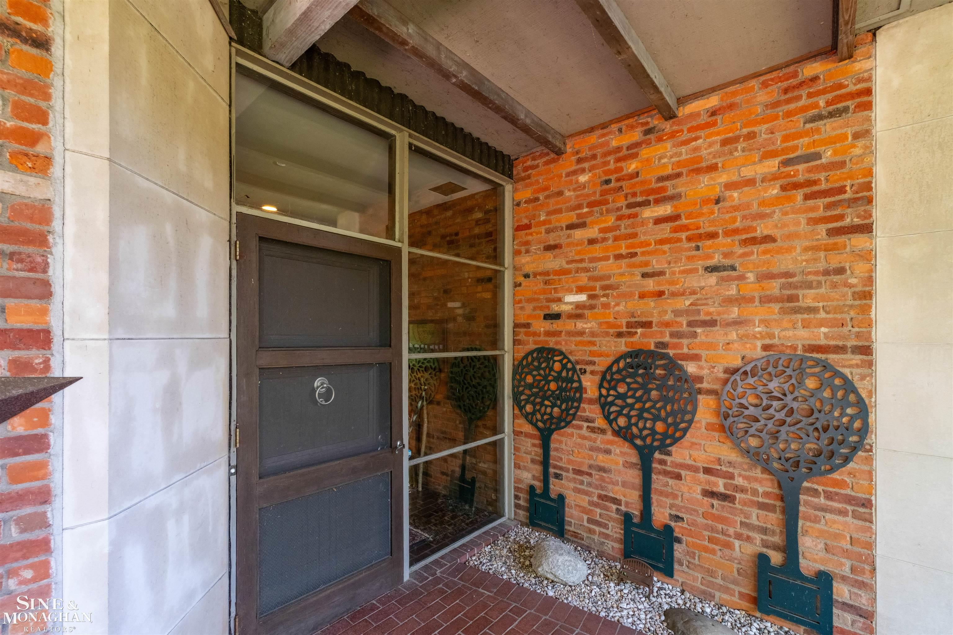 280 Vincennes Place