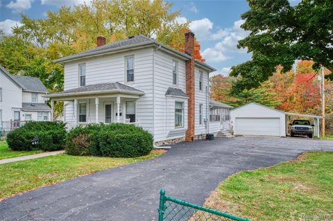 421 West Street Howell City MI 48843