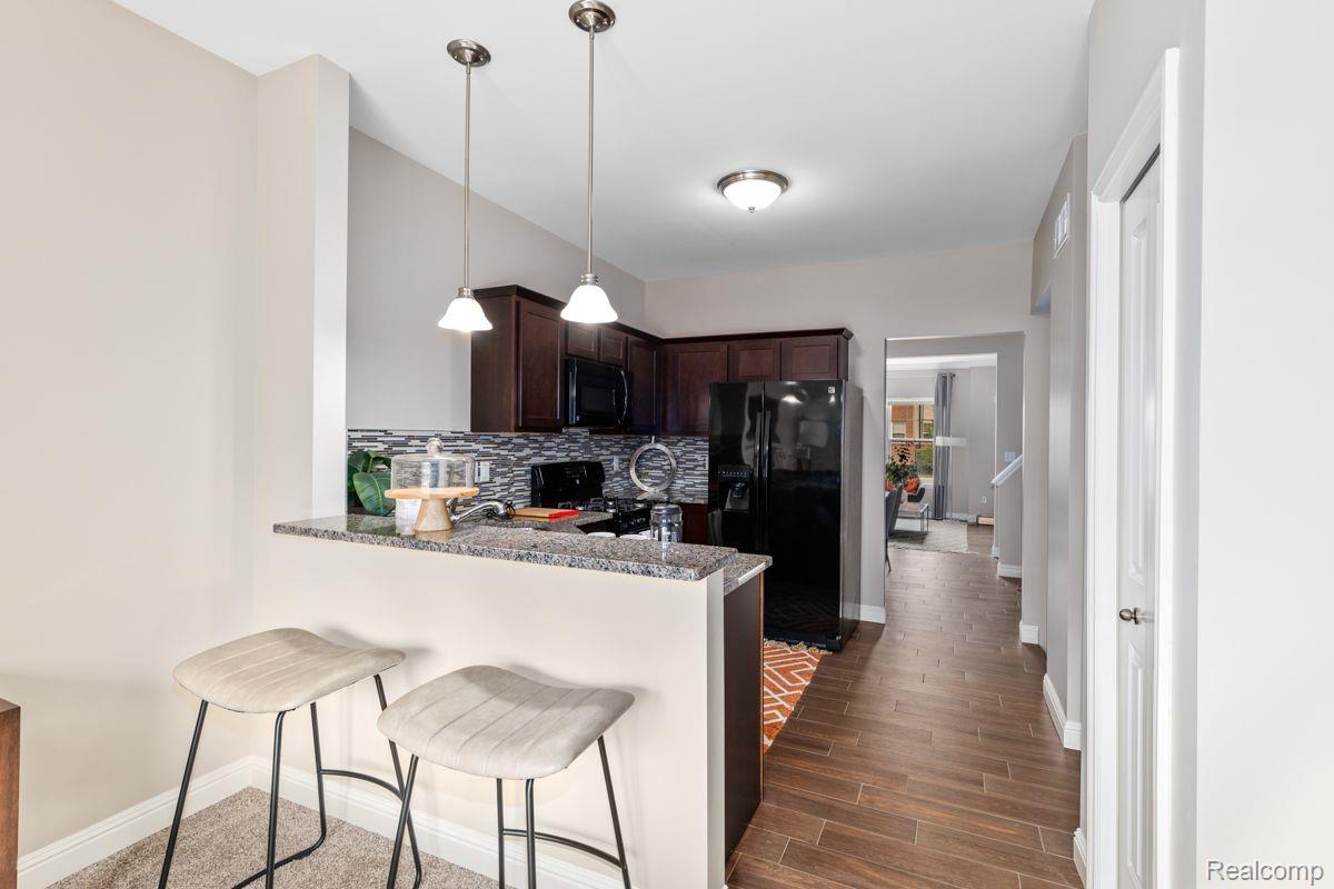 11650 Weingartz West