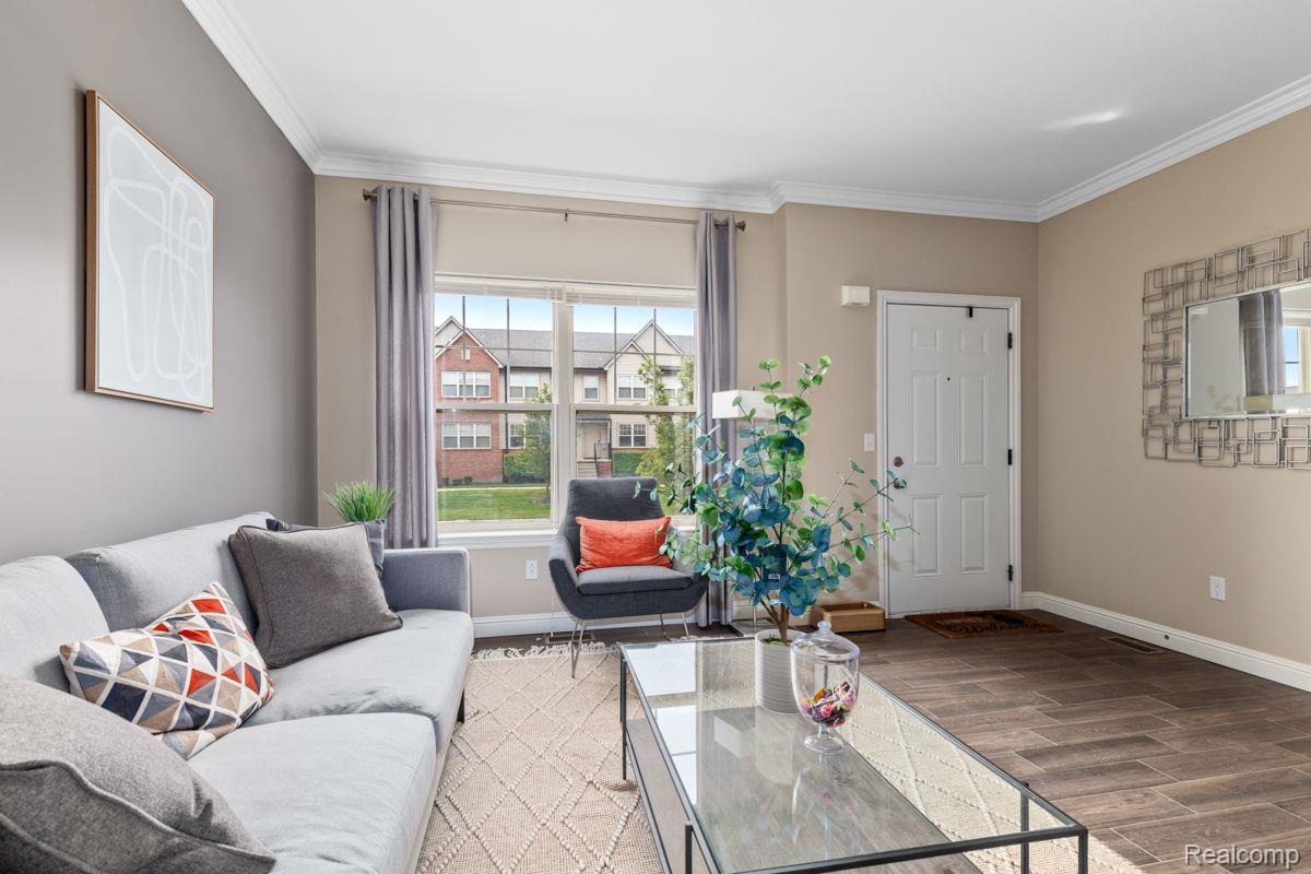 11650 Weingartz West