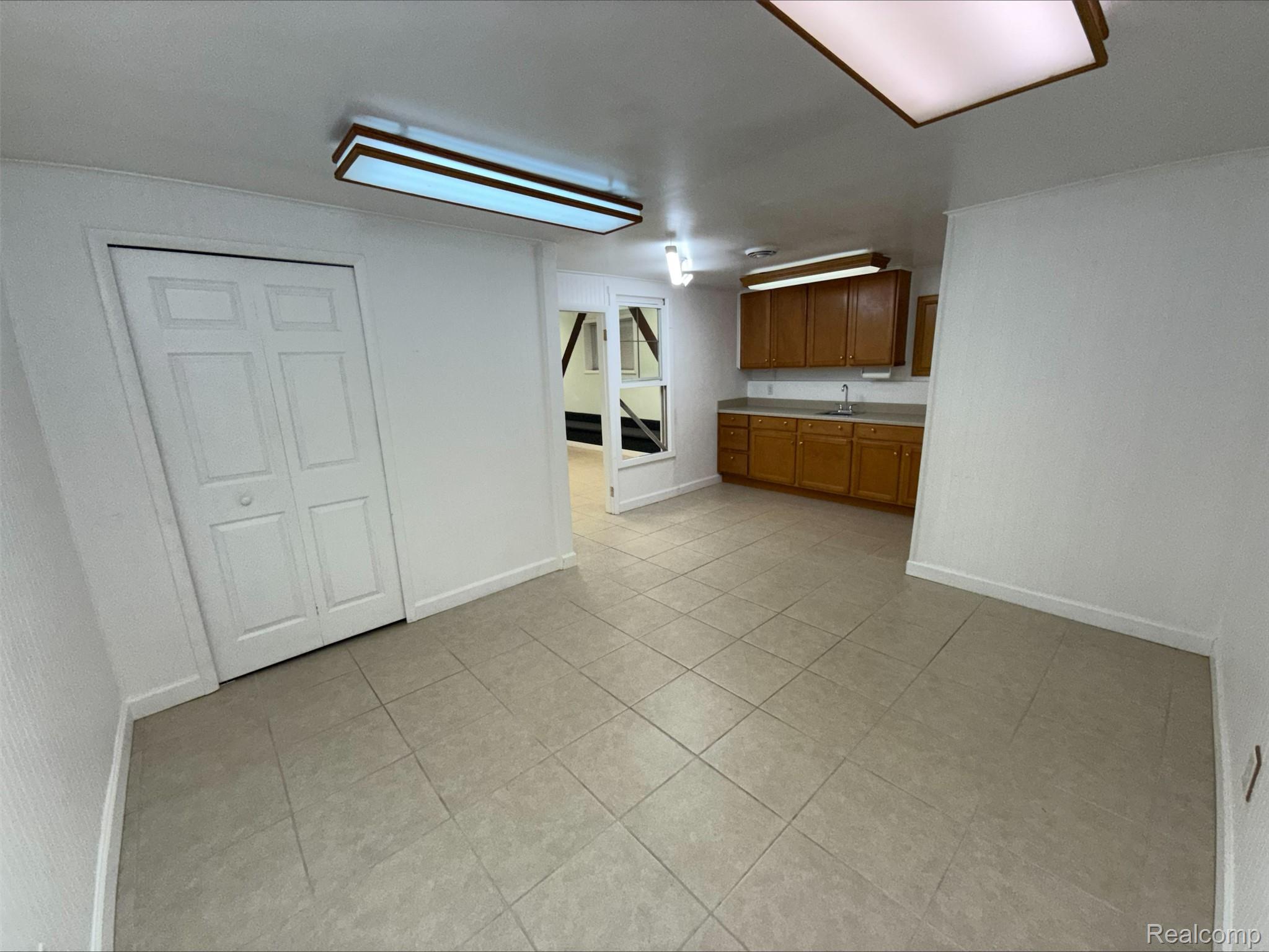 211 N Grand Avenue