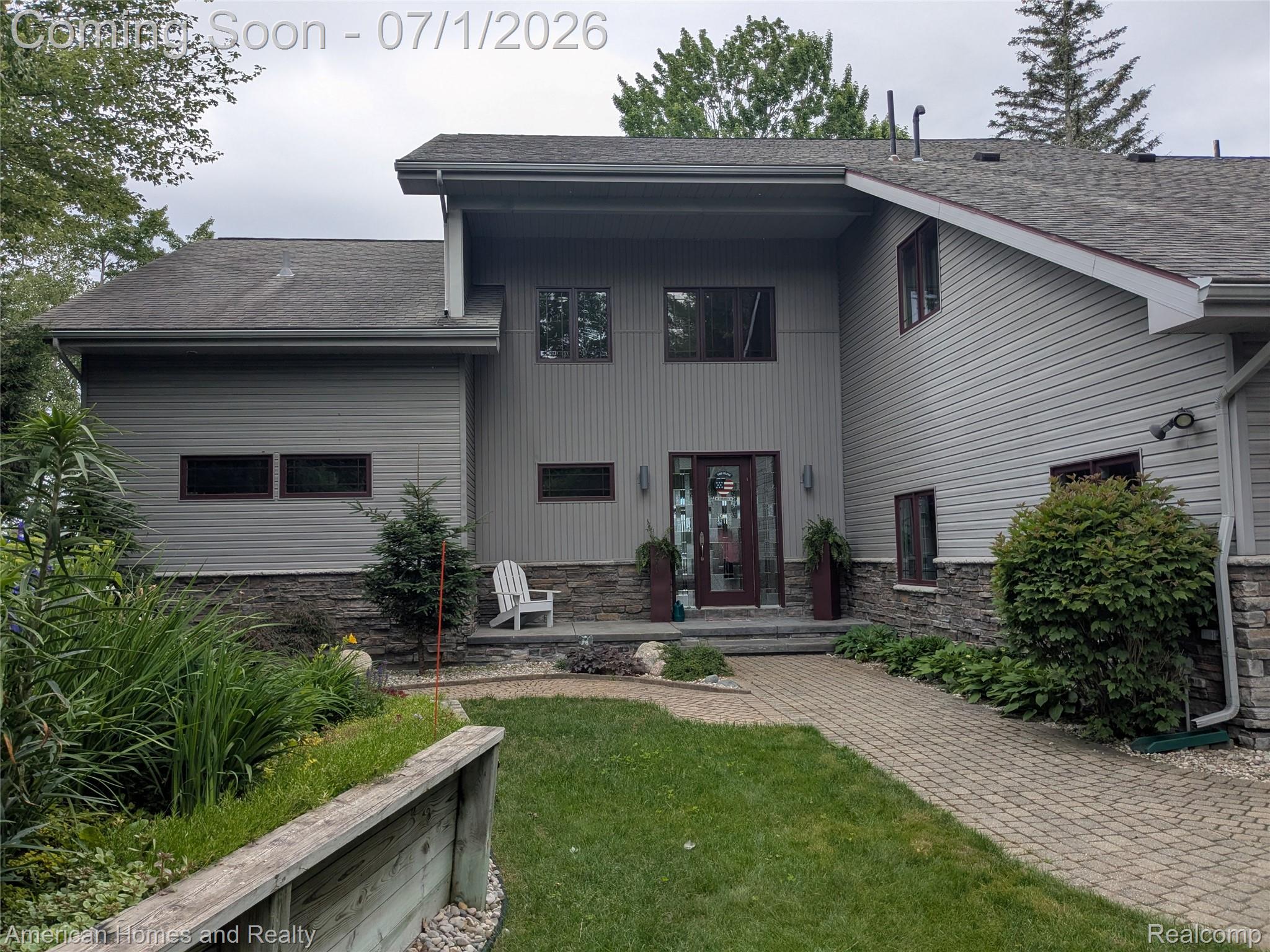 1580 Pine Springs Street NE