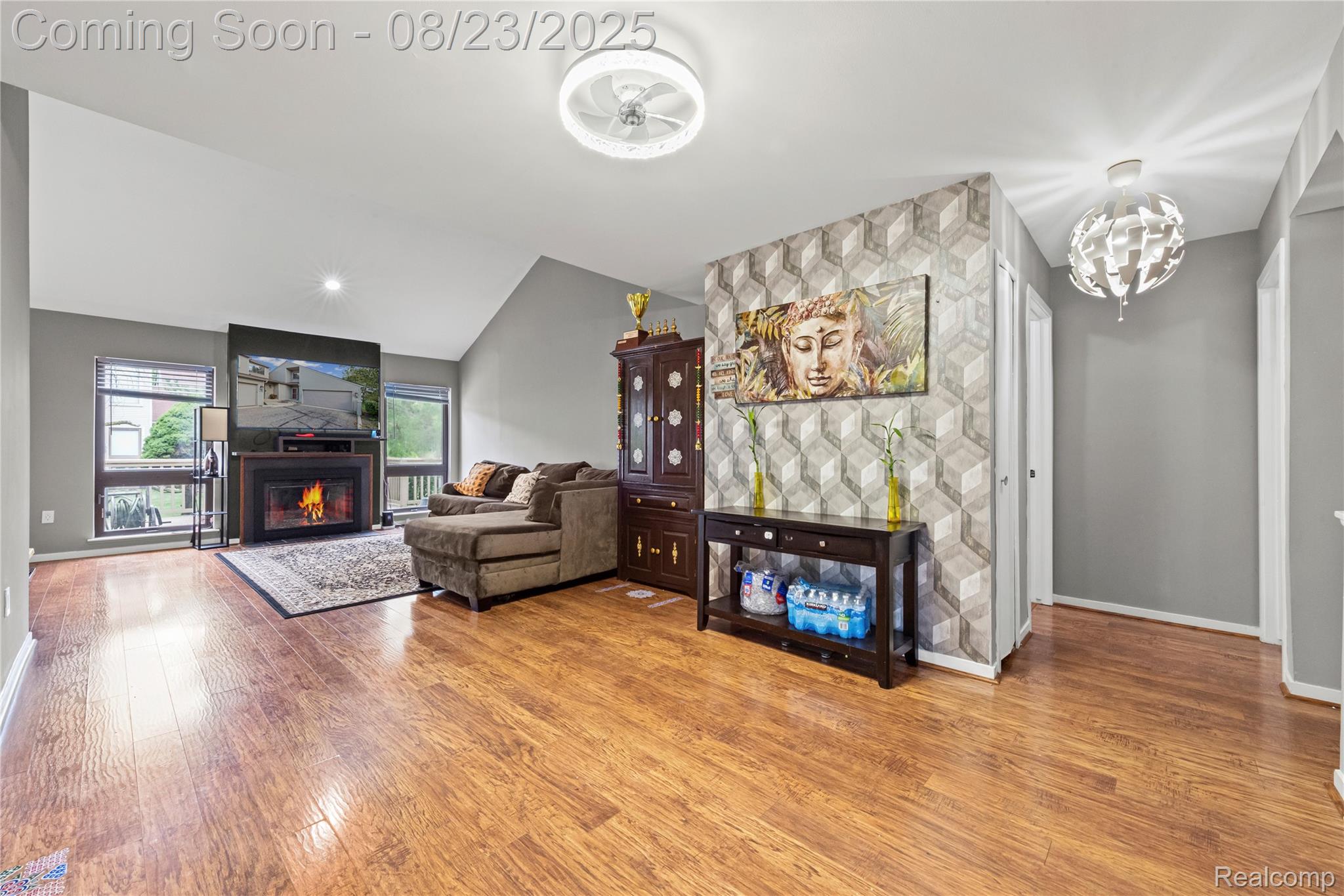 586 Ashley Circle