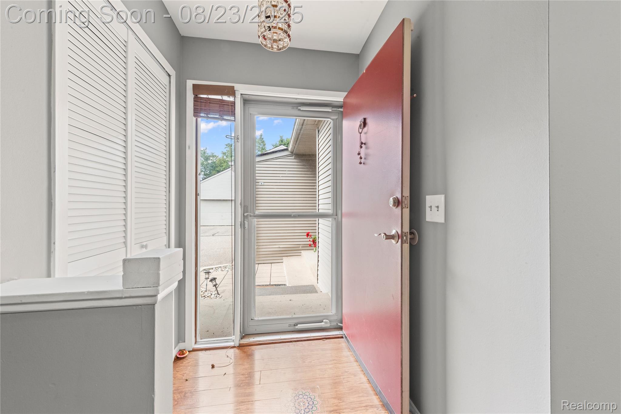 586 Ashley Circle