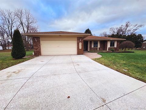 6820 Emerald Shores Drive Troy City MI 48085