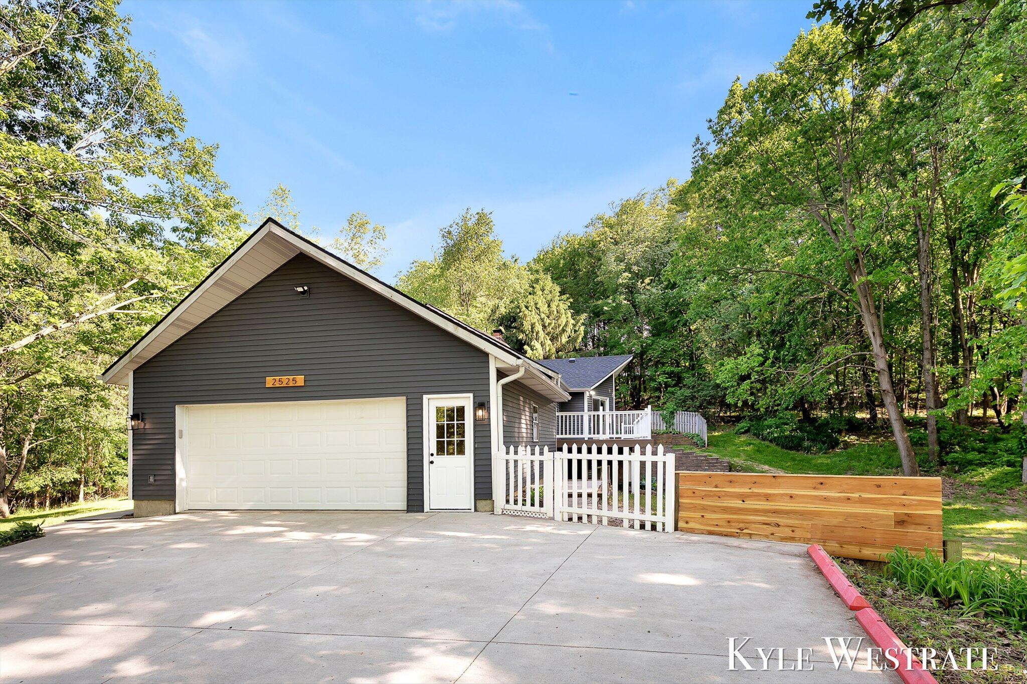 Properties Available 1 - 1 2525 Biggs Avenue NE
