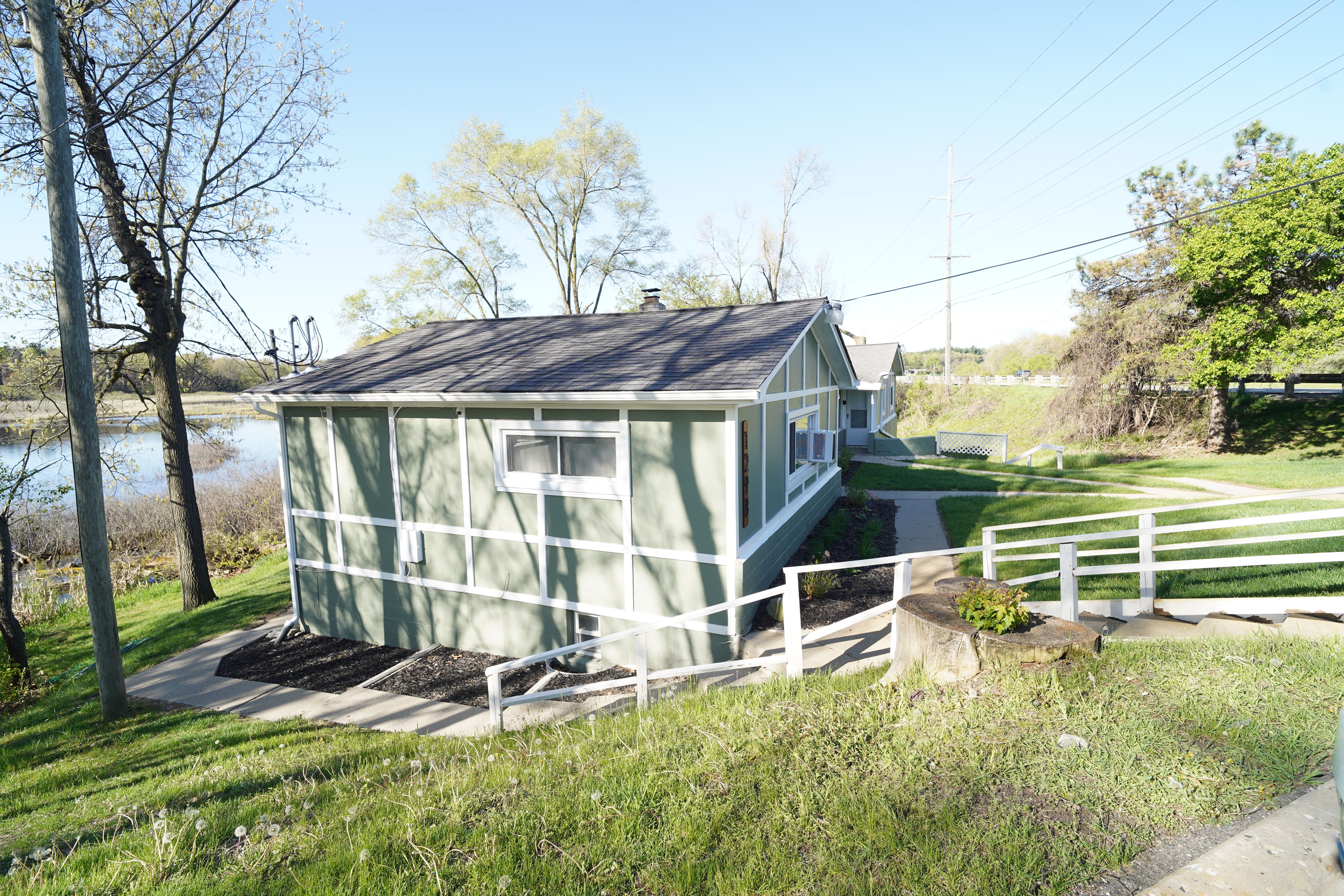 1298 E HIGHLAND Road