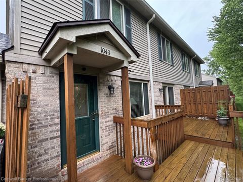 Photo of 1043 Old Leake Court, Holly Village, MI 48442 (MLS # 20261045508)