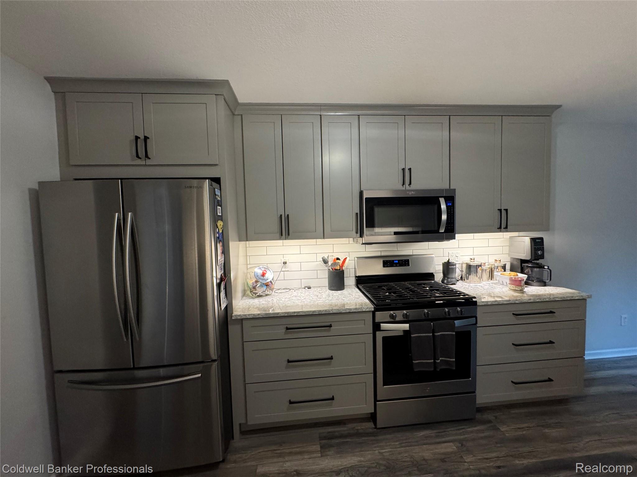 1043 Old Leake Court