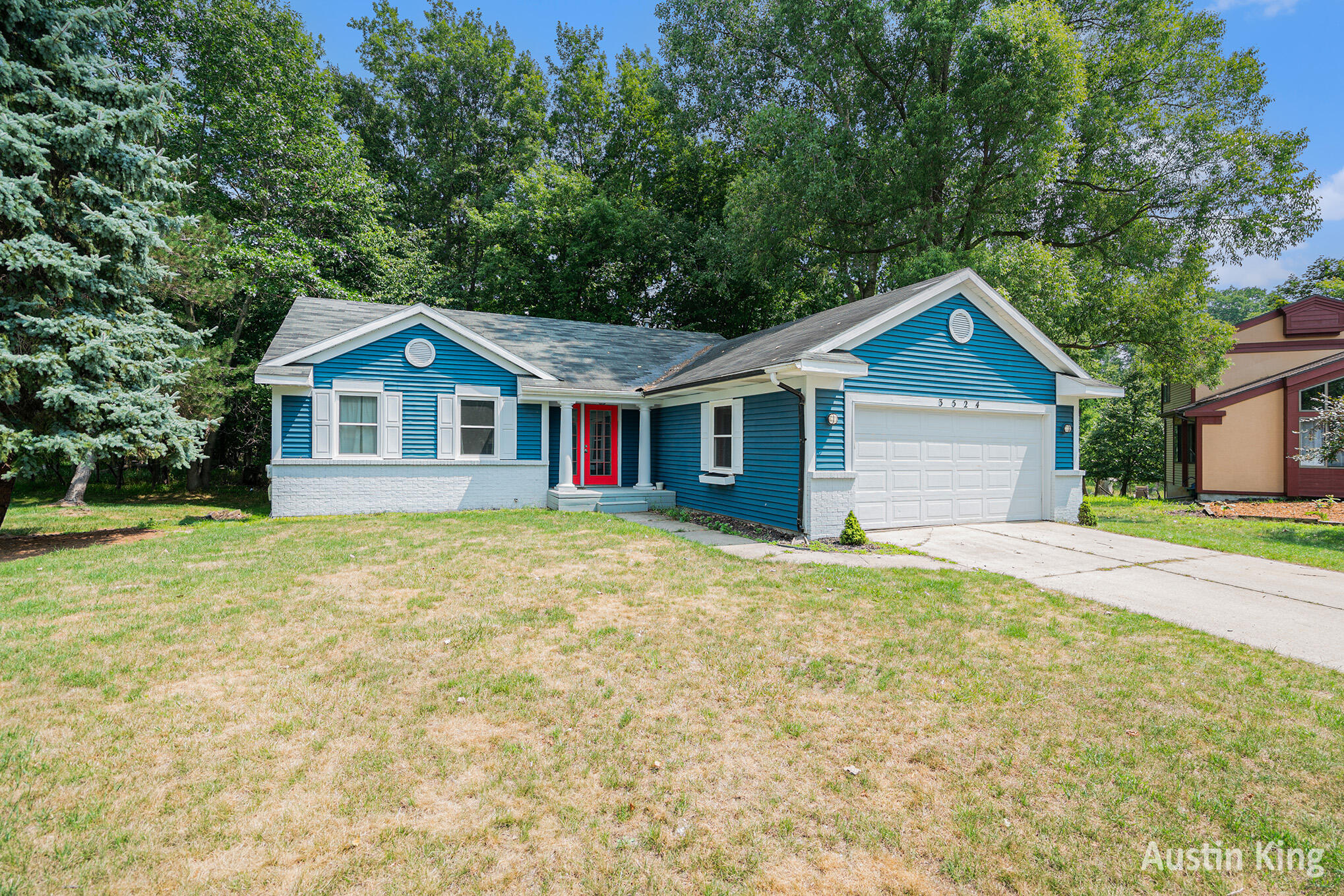 Grand Rapids City, Michigan 49508, United States, 3 Bedrooms Bedrooms, ,3 BathroomsBathrooms,Residential,Pending,187411