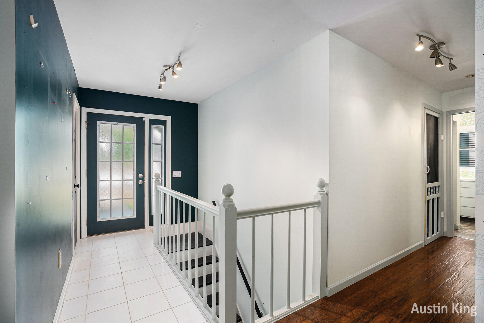 Grand Rapids City, Michigan 49508, United States, 3 Bedrooms Bedrooms, ,3 BathroomsBathrooms,Residential,Pending,187411