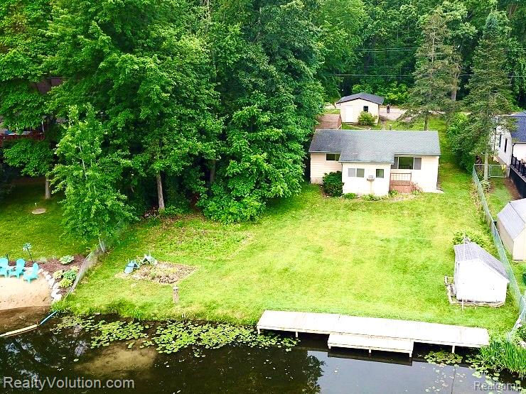 1998 Lakeview Drive