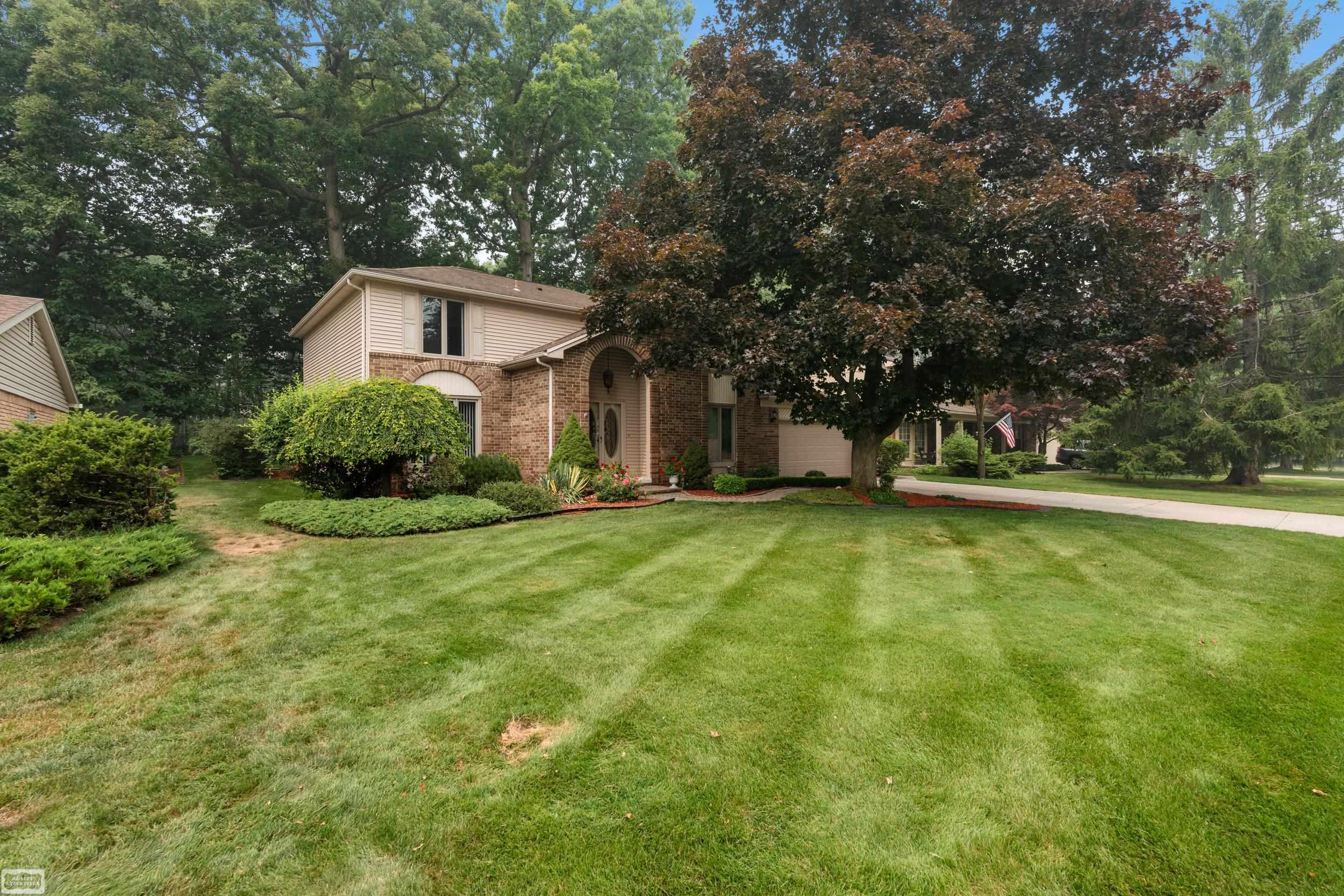 885 Medinah Drive