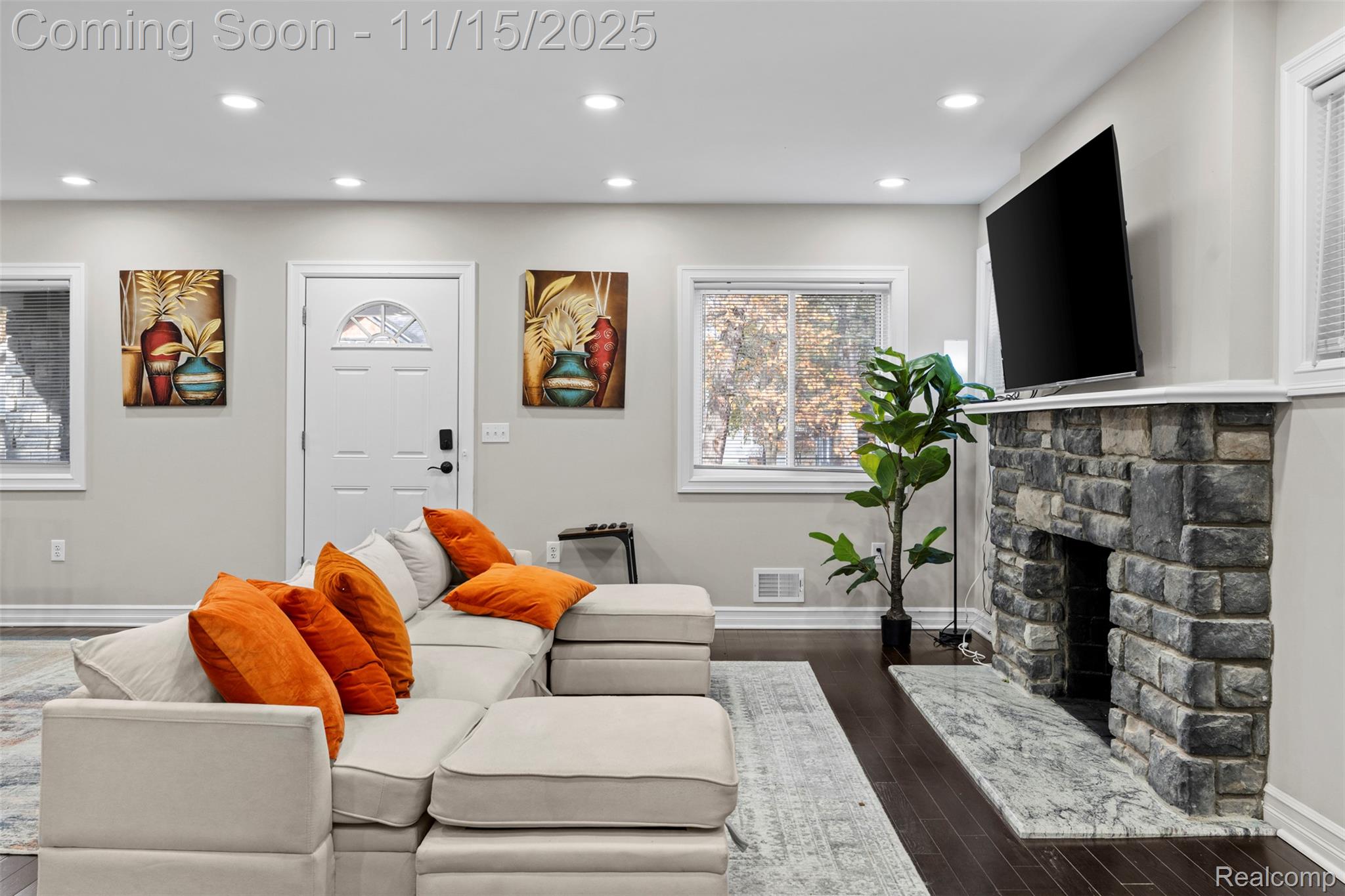 Fenton, Michigan 48220, United States, 3 Bedrooms Bedrooms, ,3 BathroomsBathrooms,Residential,Coming Soon,243246