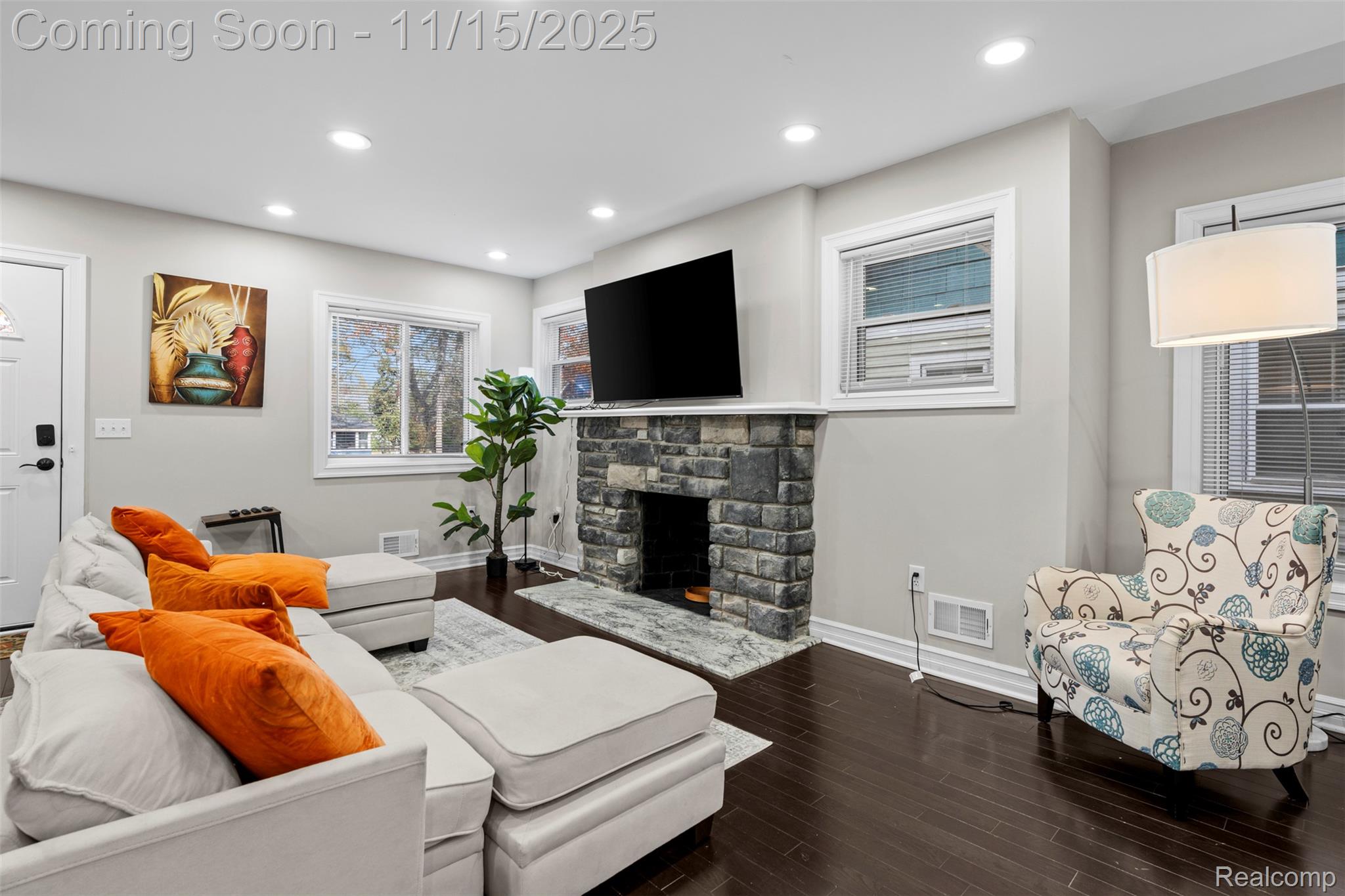 Fenton, Michigan 48220, United States, 3 Bedrooms Bedrooms, ,3 BathroomsBathrooms,Residential,Coming Soon,243246