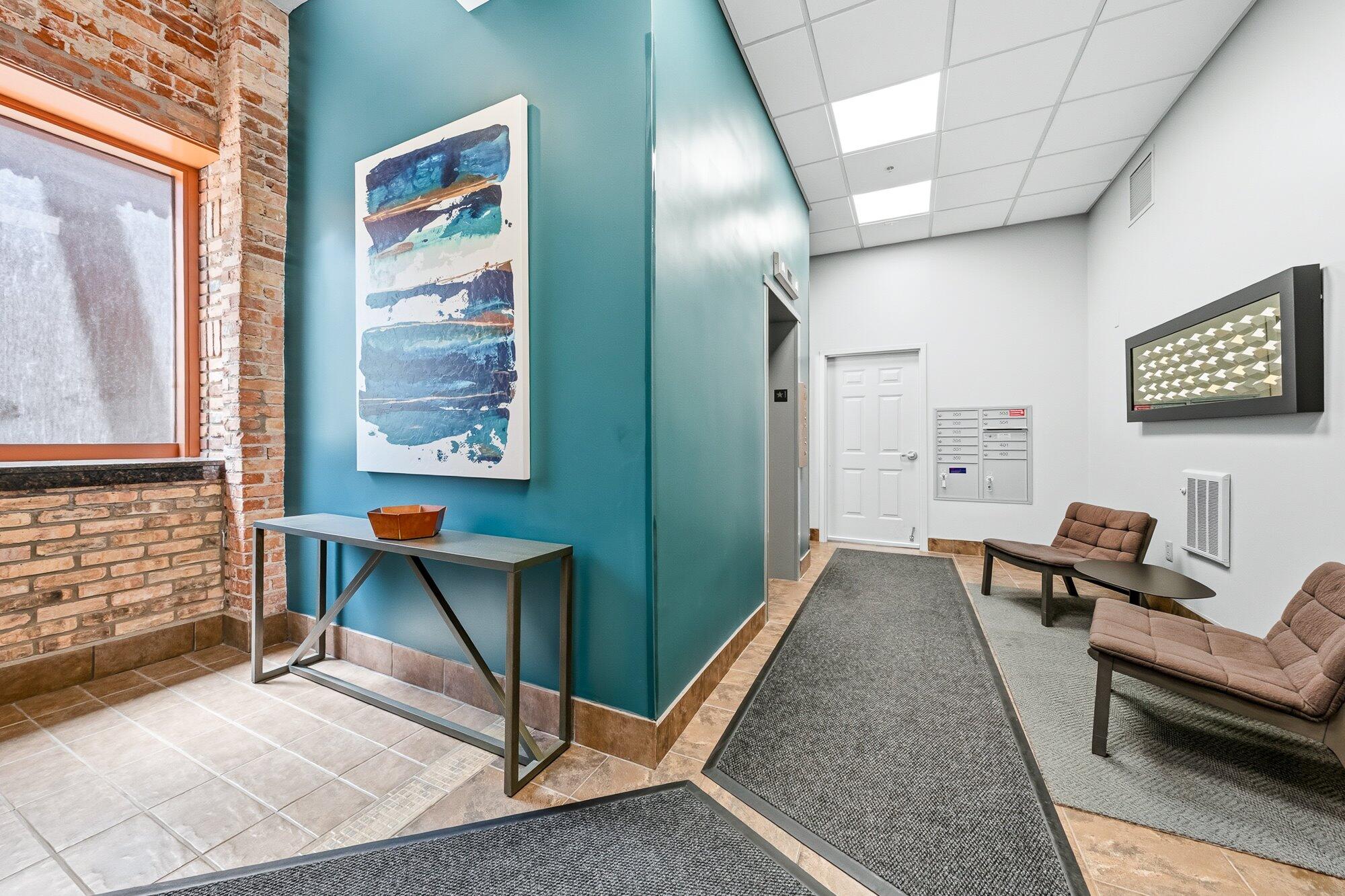 230 N Kalamazoo 301