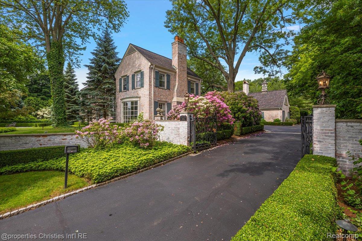 237 Lake Shore Road