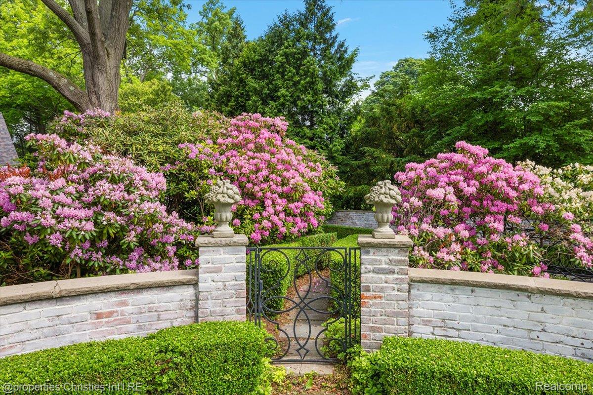 237 Lake Shore Road