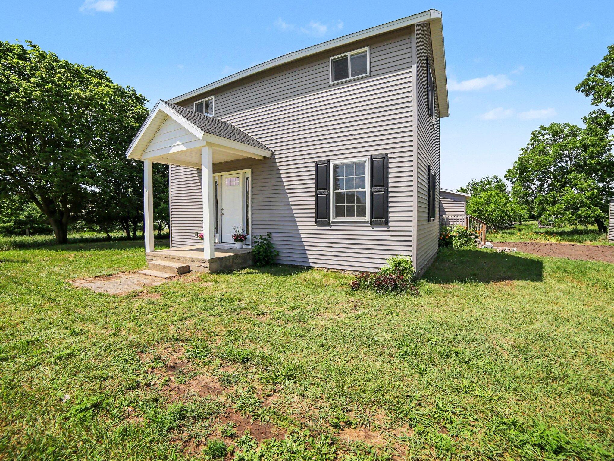 910 W Bradshaw Road
