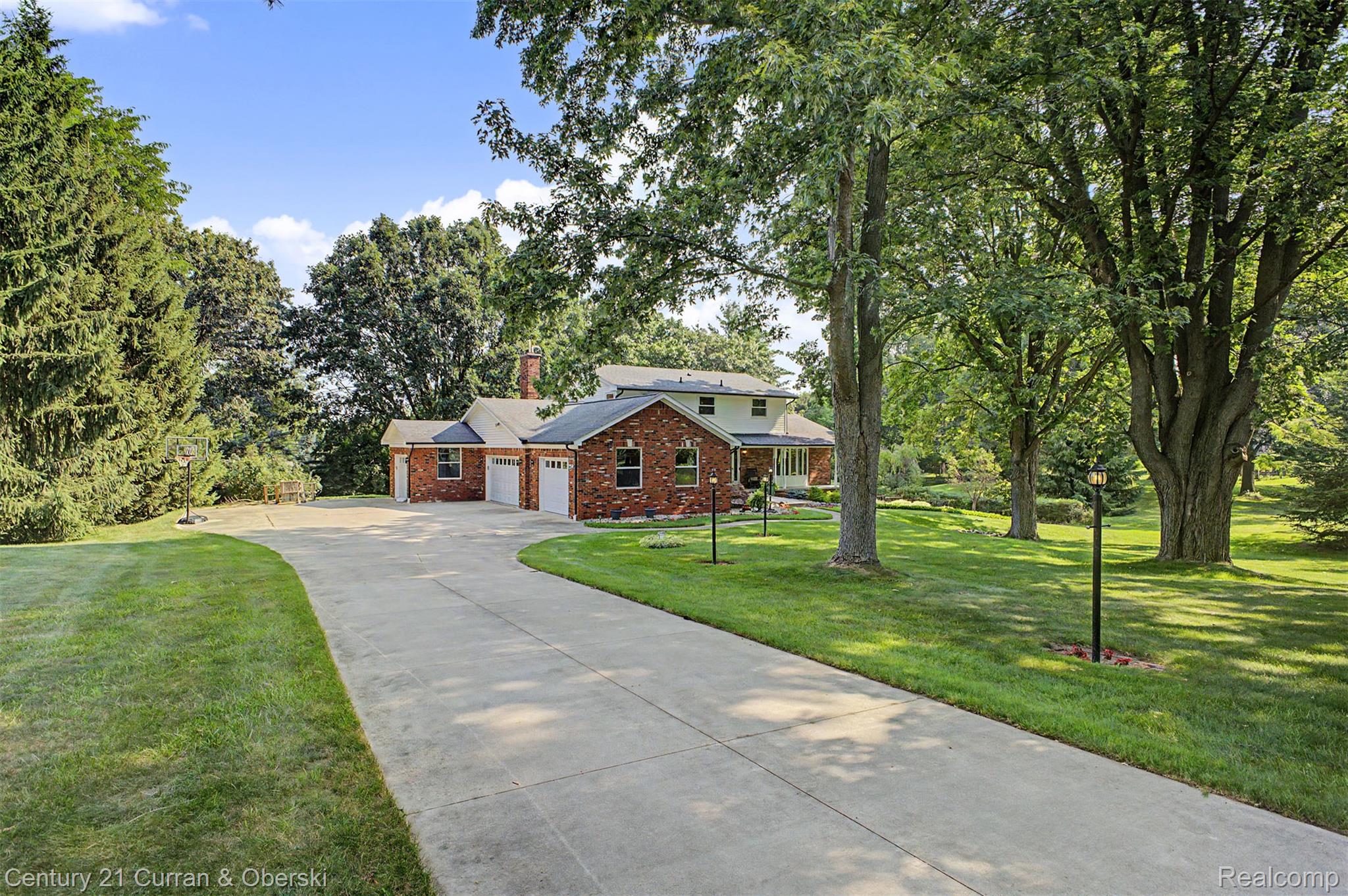 8661 N Dutchess Drive