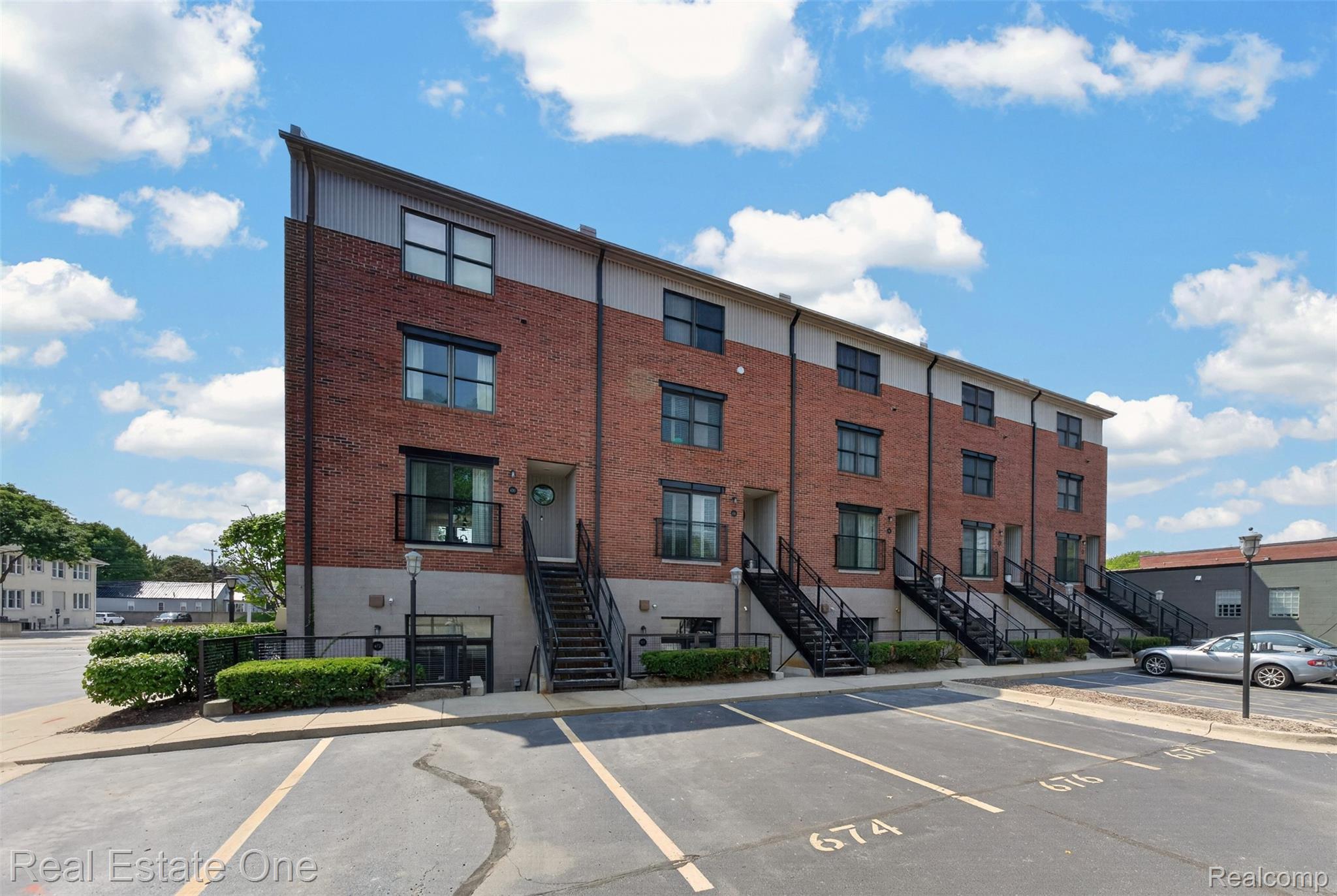680 W 11 Mile Road