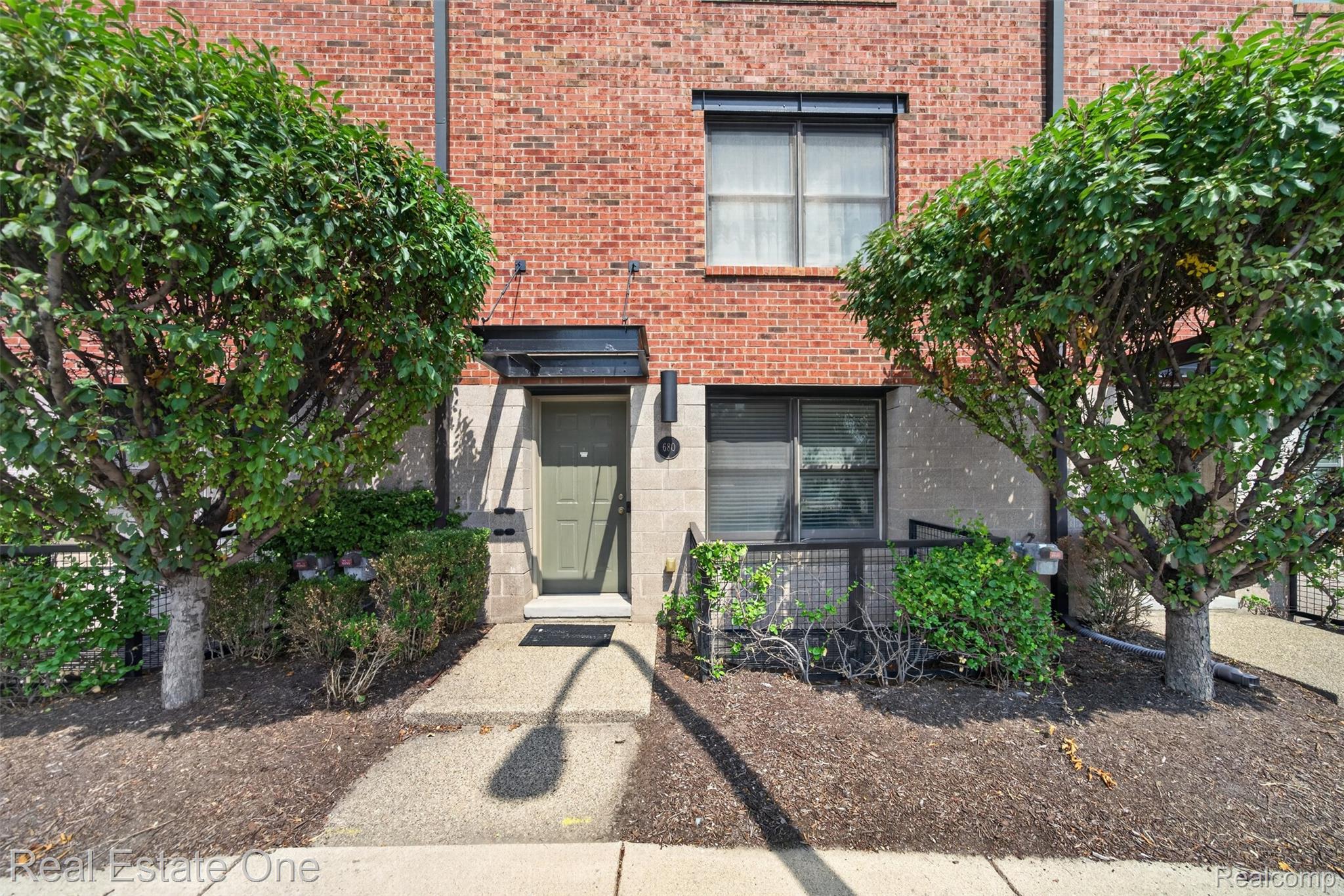 680 W 11 Mile Road