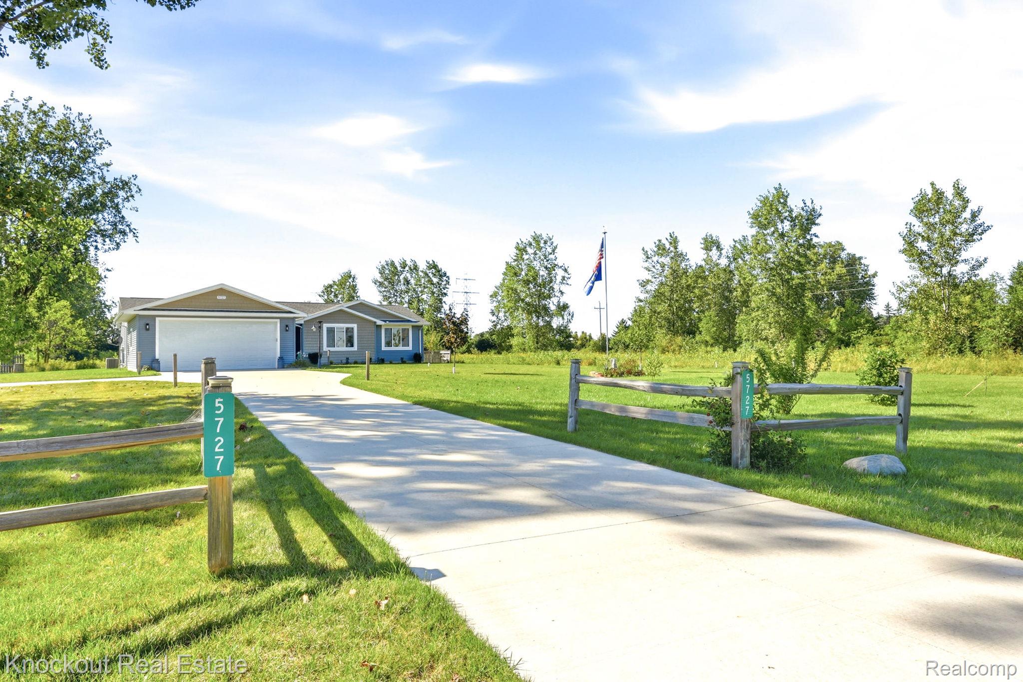 5727 Mackinaw Road