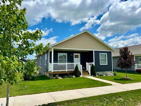 Photo of 924 Sepia Street, Garfield Charter Township, MI 49696 (MLS # 78080074134)