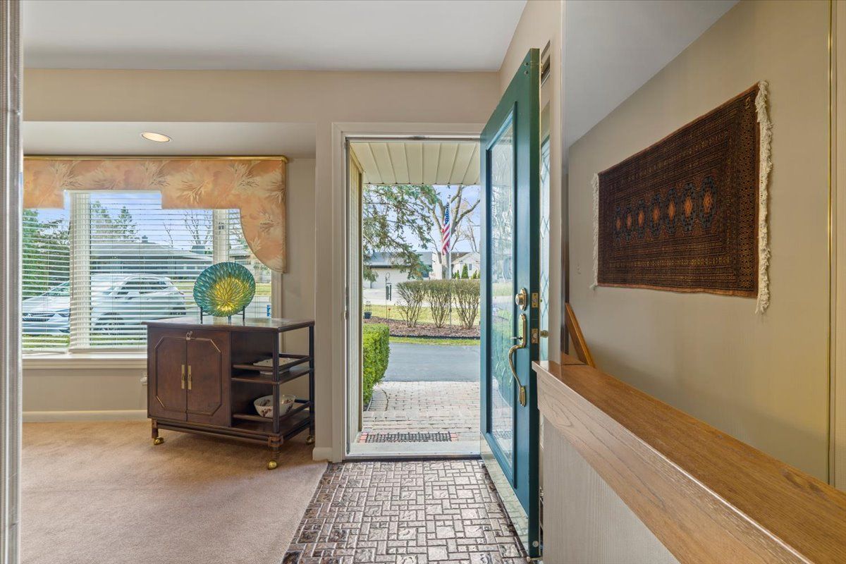 West Bloomfield Charter Township Oakland, Michigan 48324, United States, 3 Bedrooms Bedrooms, ,2 BathroomsBathrooms,Residential,Active,131486