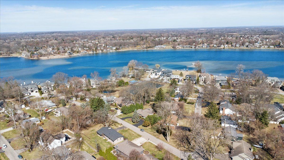 West Bloomfield Charter Township Oakland, Michigan 48324, United States, 3 Bedrooms Bedrooms, ,2 BathroomsBathrooms,Residential,Active,131486