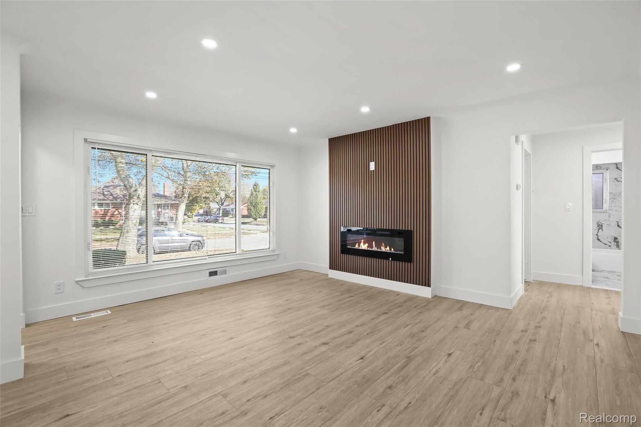 13711 Courtland Street