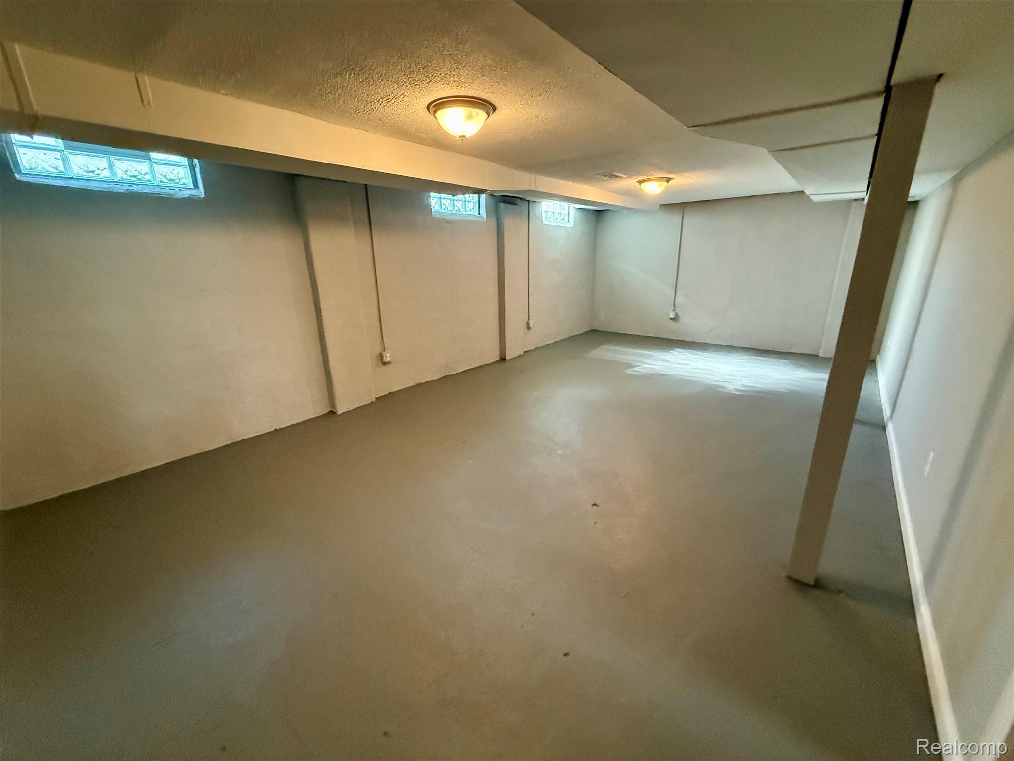 Berkley City, Michigan 48072, United States, 3 Bedrooms Bedrooms, ,1 BathroomBathrooms,Residential,Active,162934