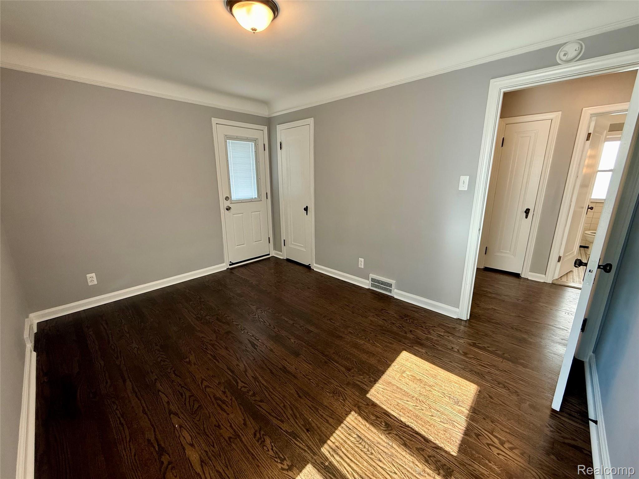 Berkley City, Michigan 48072, United States, 3 Bedrooms Bedrooms, ,1 BathroomBathrooms,Residential,Active,162934